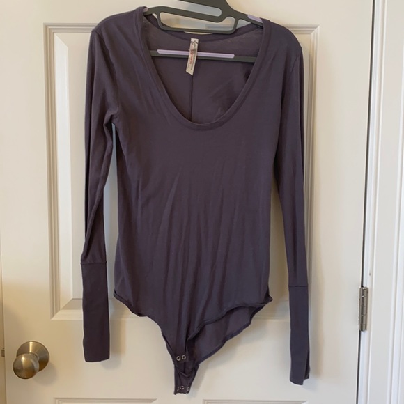 ⭐️ 3 for $30⭐️ FREE PEOPLE BODYSUIT - Picture 1 of 4